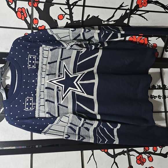 Dallas Cowbows Navy Blue Star Pattern Sweater‎ Size Large - Picture 1 of 6